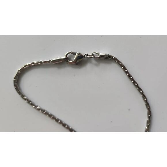 Avon Pearlesque/CZ Tear Drop necklace and earrings Silver Tone Gift Set Box /16 - Picture 5 of 6